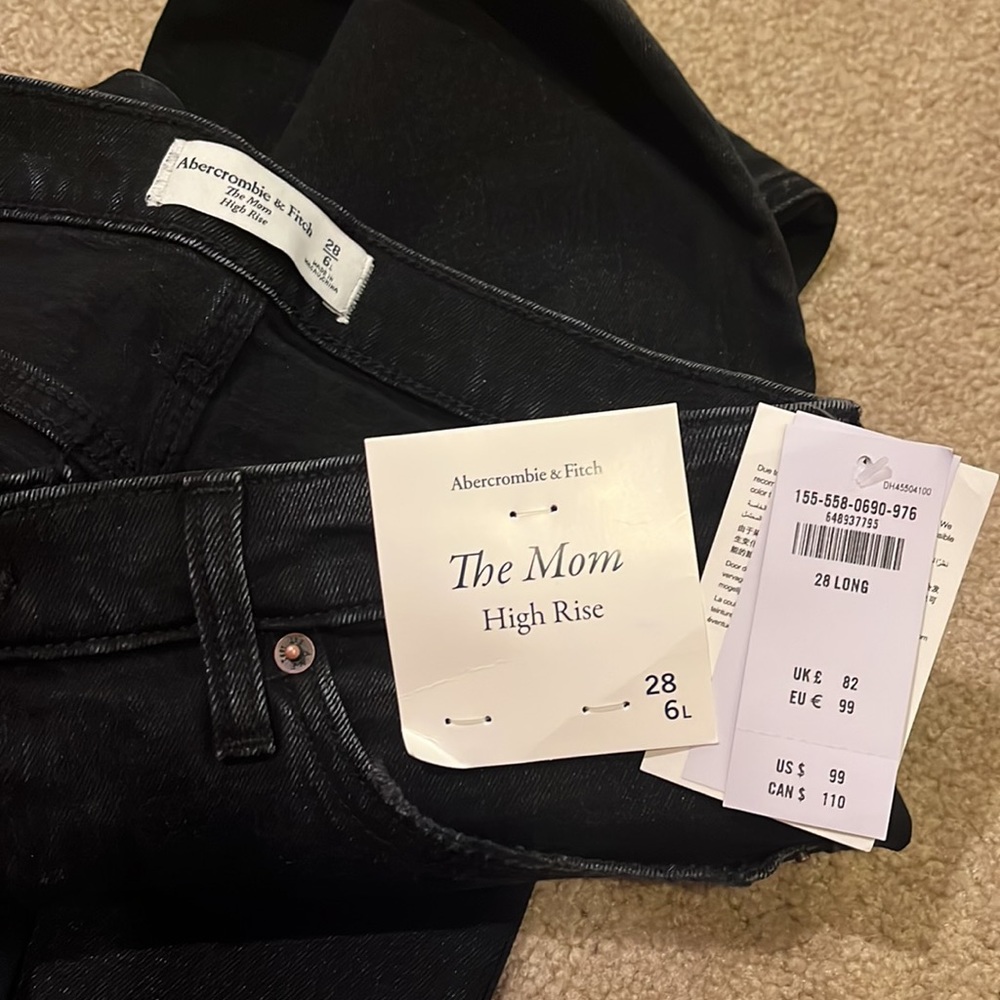A&F the mom high rise black jeans - Picture 4 of 4
